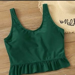 Ruffle Hem

Bikini top